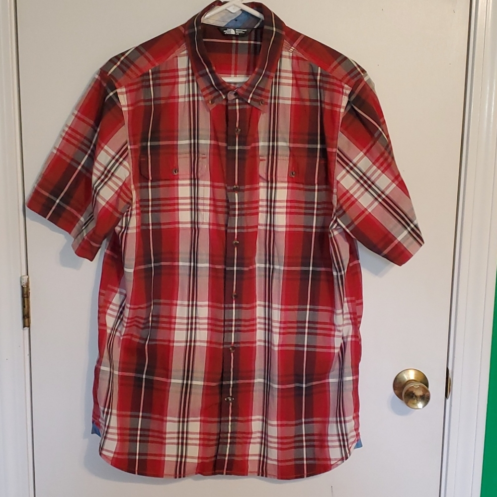 The North Face Mens casual L button-down shirt